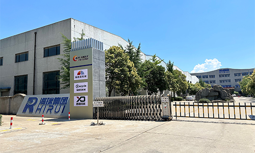 客戶參觀、考察鋰電池處理設(shè)備車間